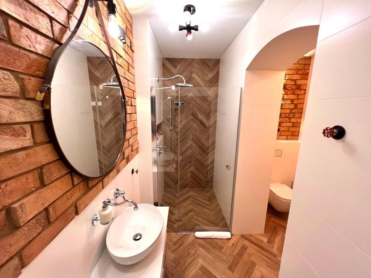 Brick Castle - Apartament Ulrich Вроцлав Екстер'єр фото